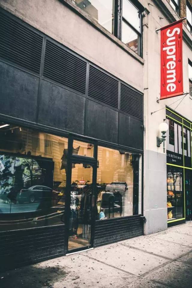 Supreme最新风尚揭秘,巷弄深处的独特魅力与特色小店之旅