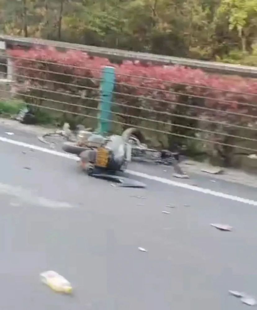 凯里滨江车祸实时更新,最新消息汇总