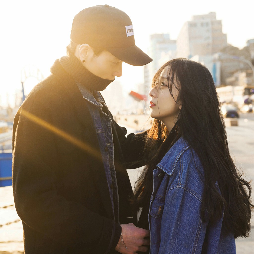 韩系情头最新精选,小巷深处的浪漫邂逅