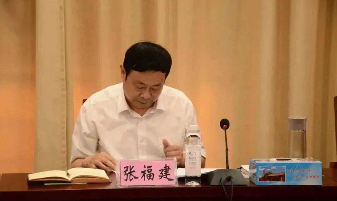 赵志远的新职务,旅行家探索自然美景,寻求内心平和宁静