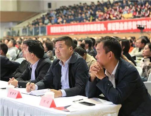 西安楼市最新动态,繁荣背后的深度解读与观点交锋