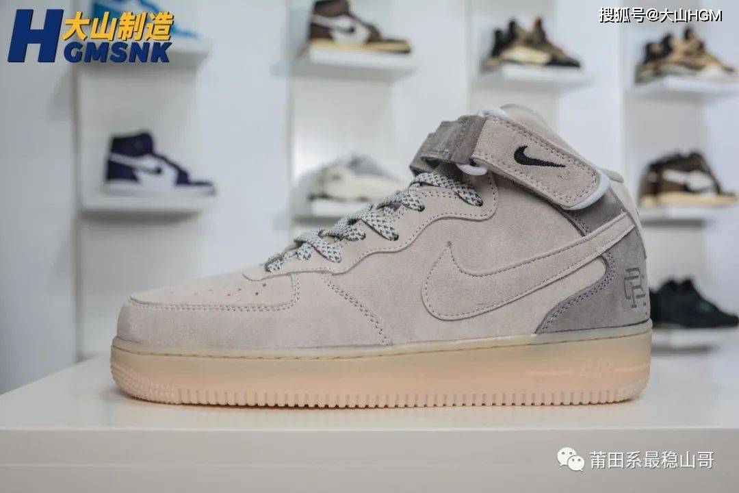 耐克空军一号最新款,小巷中的时尚魅力探索