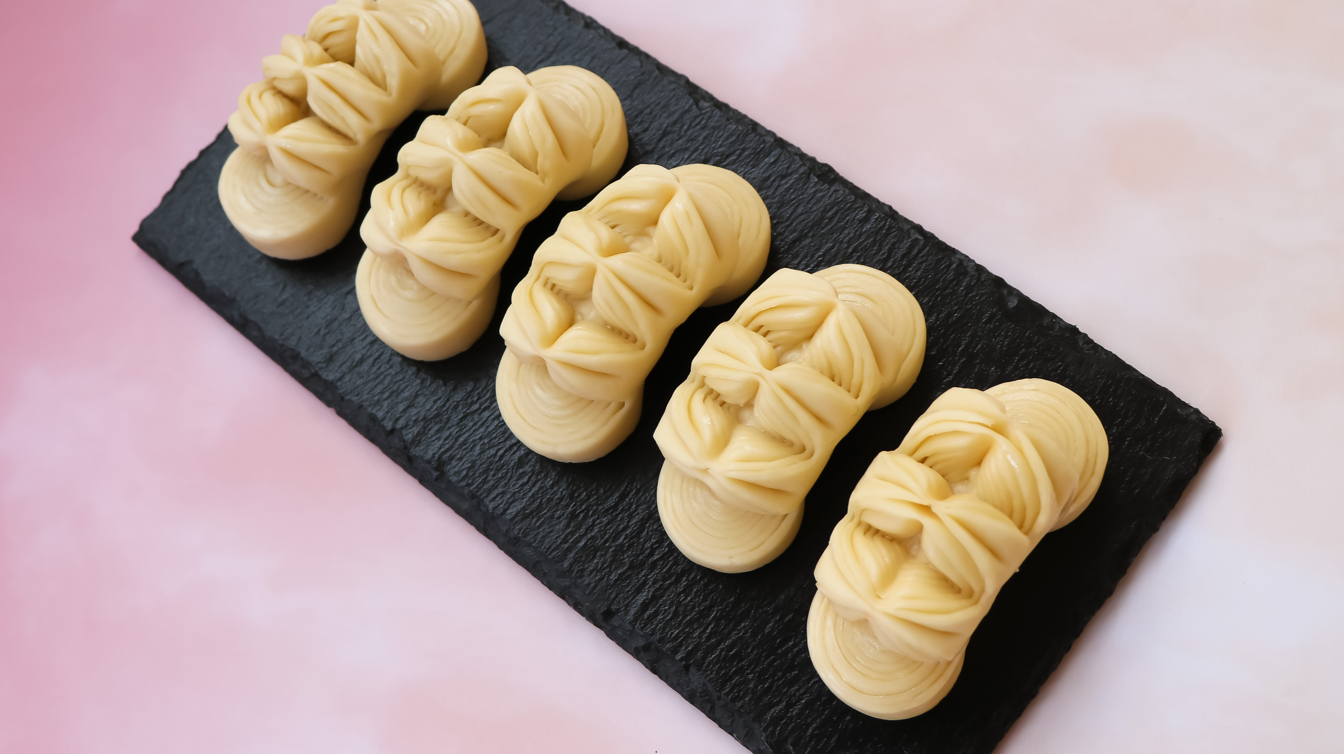 小巷美食探秘,最新面点成新宠