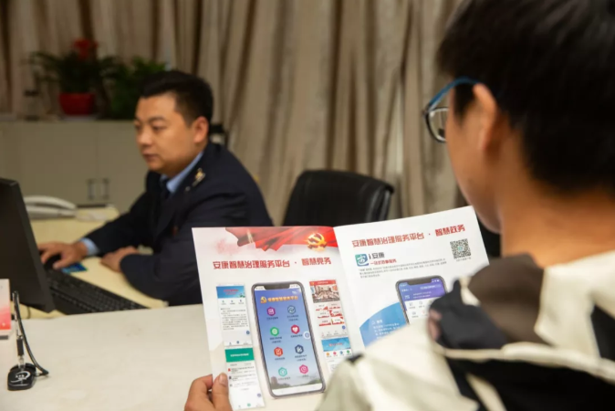 冠群最新动态,小巷深处的独特风情