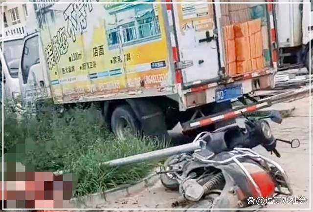 内蒙古车祸最新消息与小巷惊喜小店揭秘