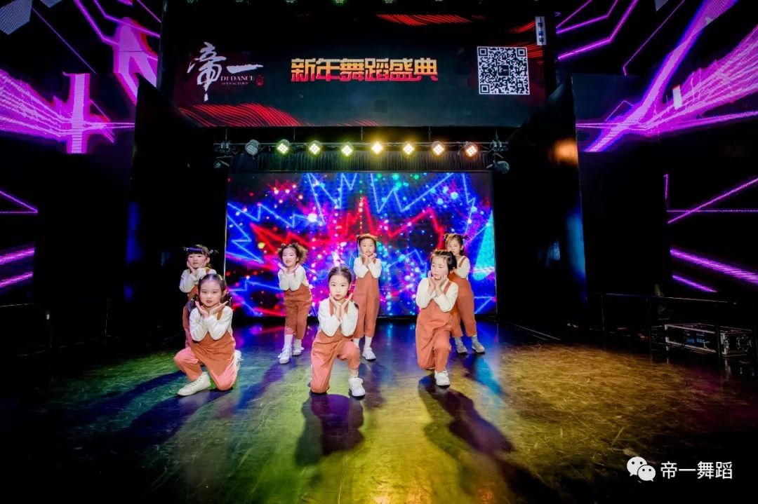 舞帝二蛋科技重塑舞蹈世界,智能魅力体验最新消息揭秘