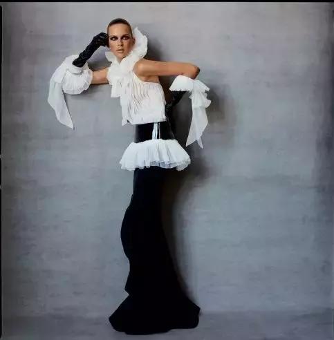 香奈儿香水最新代言人引领时尚潮流,闪耀星辰成新宠