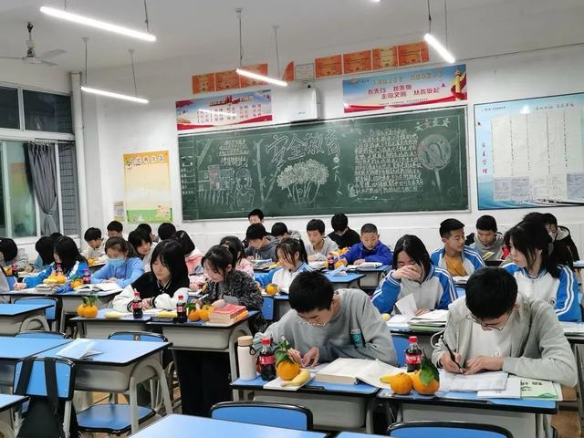 沪县太伏中学最新动态,温馨日常的探秘