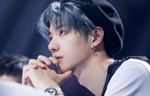 汪苏泷最新中分发型,魅力无限亮相!