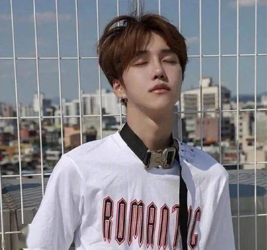 汪苏泷最新中分发型,魅力无限亮相!